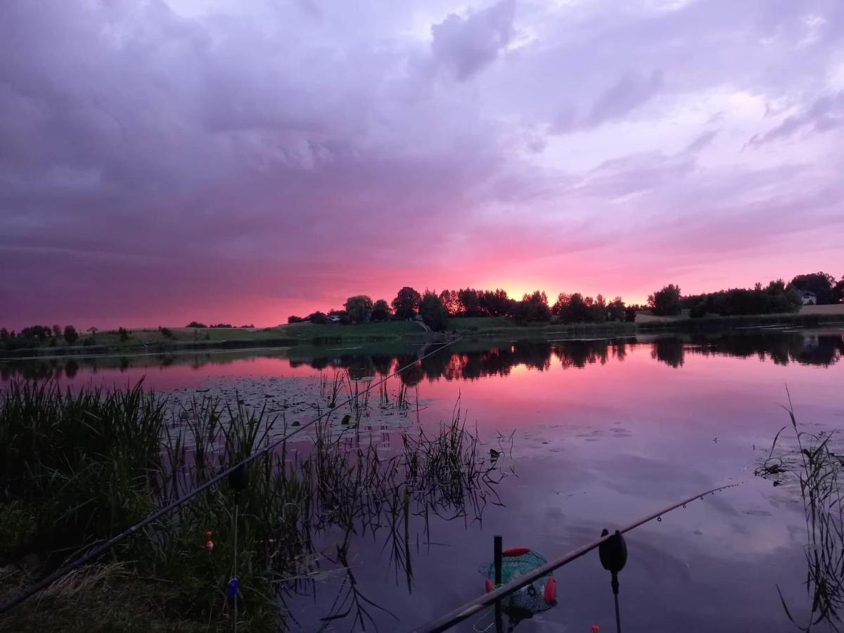 Hytte Na Wyspie -,,Roztoczanskie Morze" Kulikow Exteriör bild
