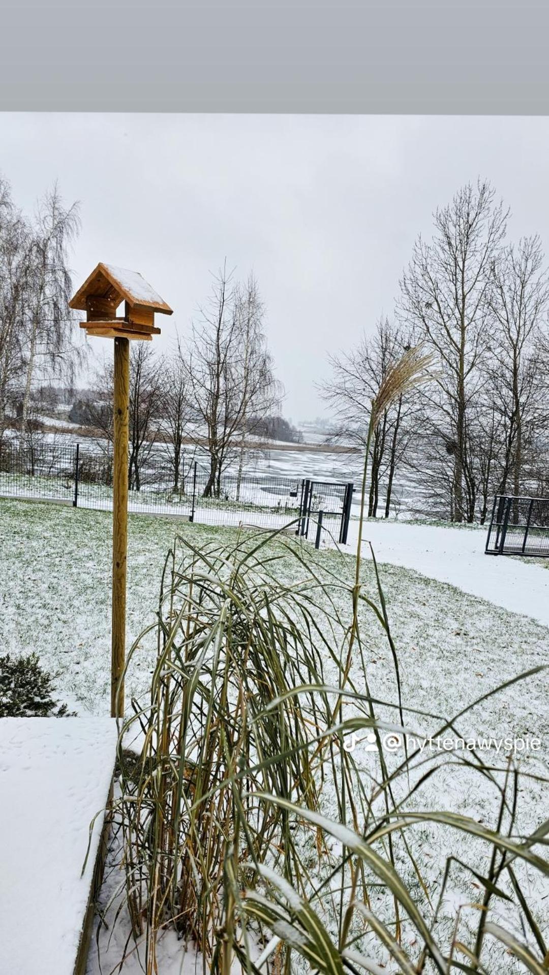 Hytte Na Wyspie -,,Roztoczanskie Morze" Kulikow Exteriör bild